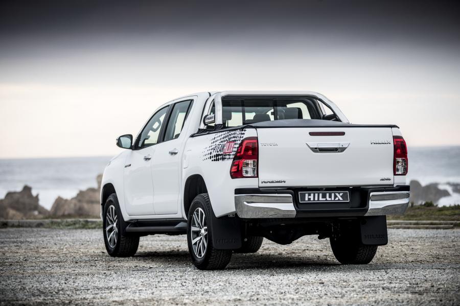 Toyota Hilux 4x4 Raider Double Cab 2016 года  (ZA) (фото 9 из 40)